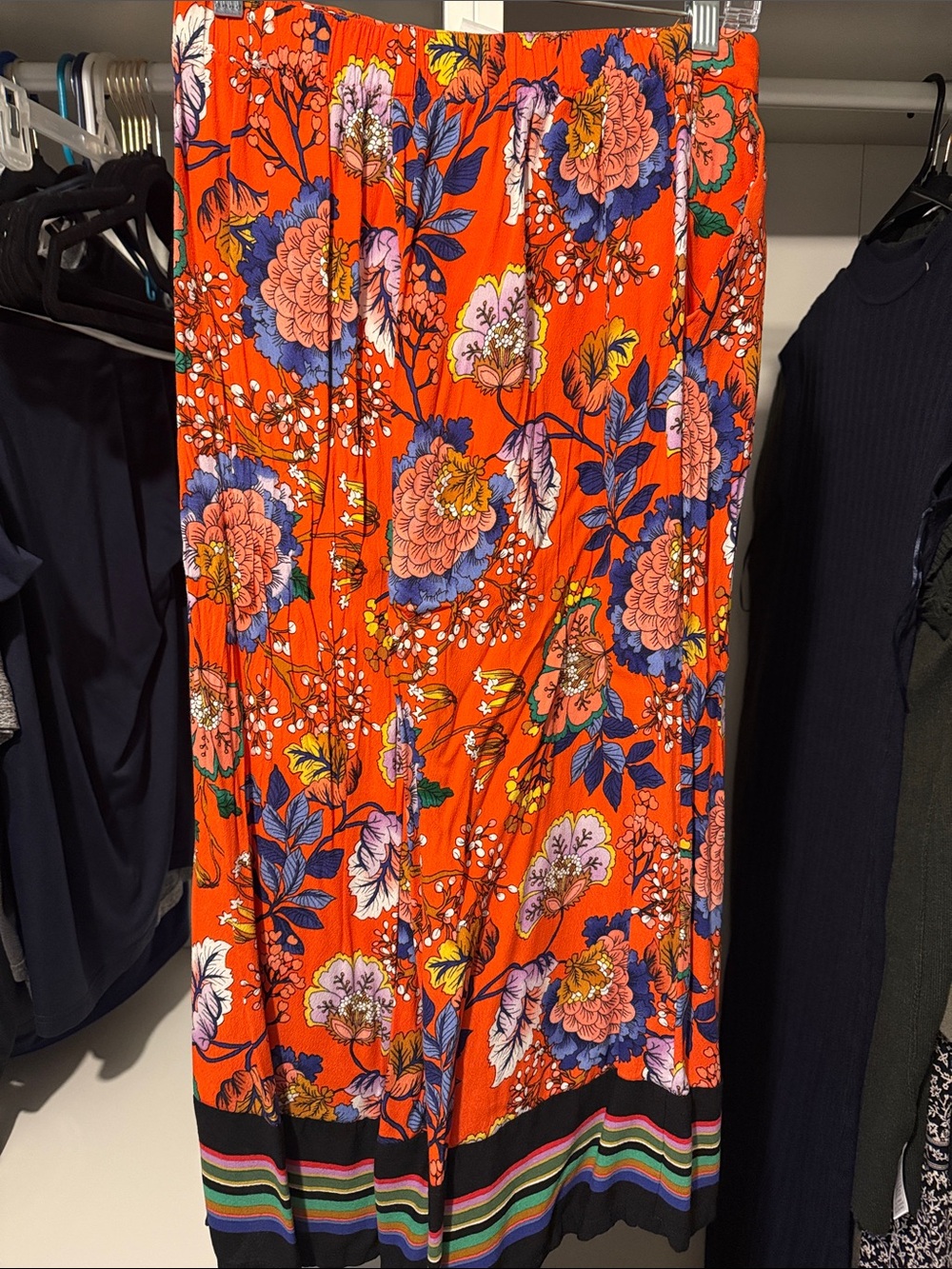 Floral cropped pants